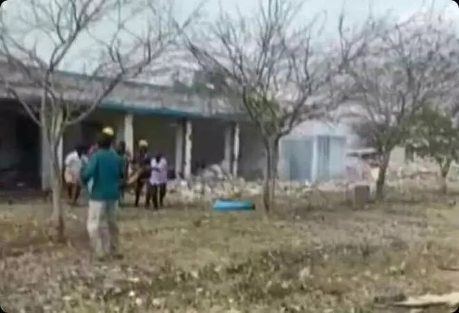 വിരുതനഗറിൽ പടക്കനിർമാണശാലയിലുണ്ടായ സ്ഫോടനത്തിൽ നാല് മരണം വിരുതനഗറിൽ പടക്കനിർമാണശാലയിലുണ്ടായ സ്ഫോടനത്തിൽ നാല് മരണം