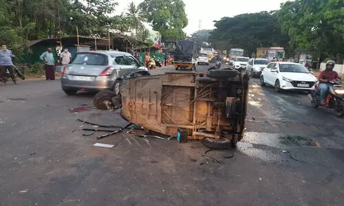 ഓട്ടോയും ലോറിയും കൂട്ടിയിടിച്ച്​ രണ്ടുയുവാക്കൾ മരിച്ചു