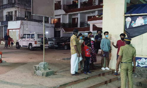 ഒ​മി​ക്രോ​ൺ: കോ​വ​ളത്ത് പു​തു​വ​ത്സ​രത്തി‍ന്​ പ​കി​ട്ട് കു​റ​ഞ്ഞു