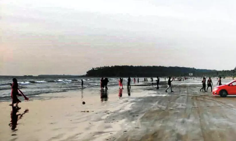 നിയന്ത്രണം തെറ്റിക്കാതെ കണ്ണൂർ; കരുതലോടെ പുതുവർഷപ്പിറവി