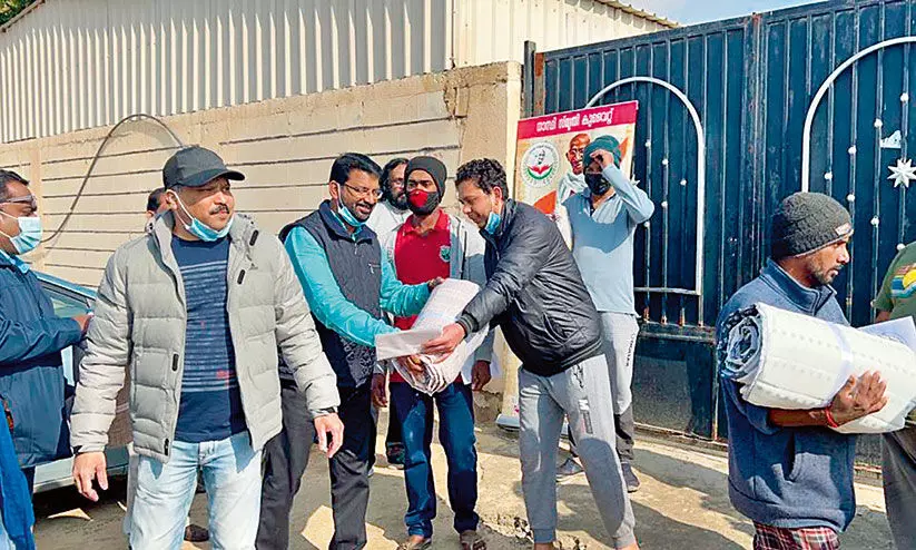 സേ​വ​ന​വു​മാ​യി പു​തു​വ​ർ​ഷം ആ​ഘോ​ഷി​ച്ച്​ ഗാ​ന്ധിസ്​​മൃ​തി