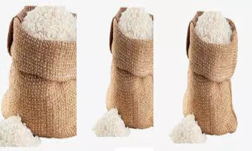 മാ​വേ​ലി സ്റ്റോ​റു​ക​ളി​ലും സ​പ്ലൈ​കോ സൂ​പ്പ​ർ മാ​ർ​ക്ക​റ്റു​ക​ളി​ലും ഗു​ണ​മേ​ന്മ​യി​ല്ലാ​ത്ത ഭ​ക്ഷ്യ​വ​സ്തു​ക്ക​ൾ