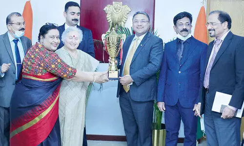 കല (ആർട്ട്​) കു​വൈ​ത്ത് ചിത്രരചന​ വി​ജ​യി​ക​ൾ​ക്ക്​ സ​മ്മാ​നം ന​ൽ​കി