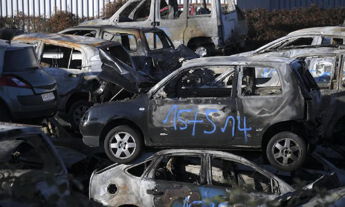 French New Years tradition of torching cars continues