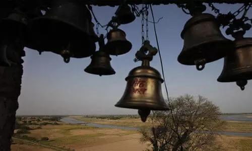 കാ​ൽ​ക​ഴു​കി​ച്ചൂ​ട്ട്, ബ്രാ​ഹ്മ​ണ സ​ദ്യ തു​ട​ങ്ങിയ ക്ഷേത്ര അനാചാരങ്ങൾ കുടിയിറക്കാൻ സർക്കാർ