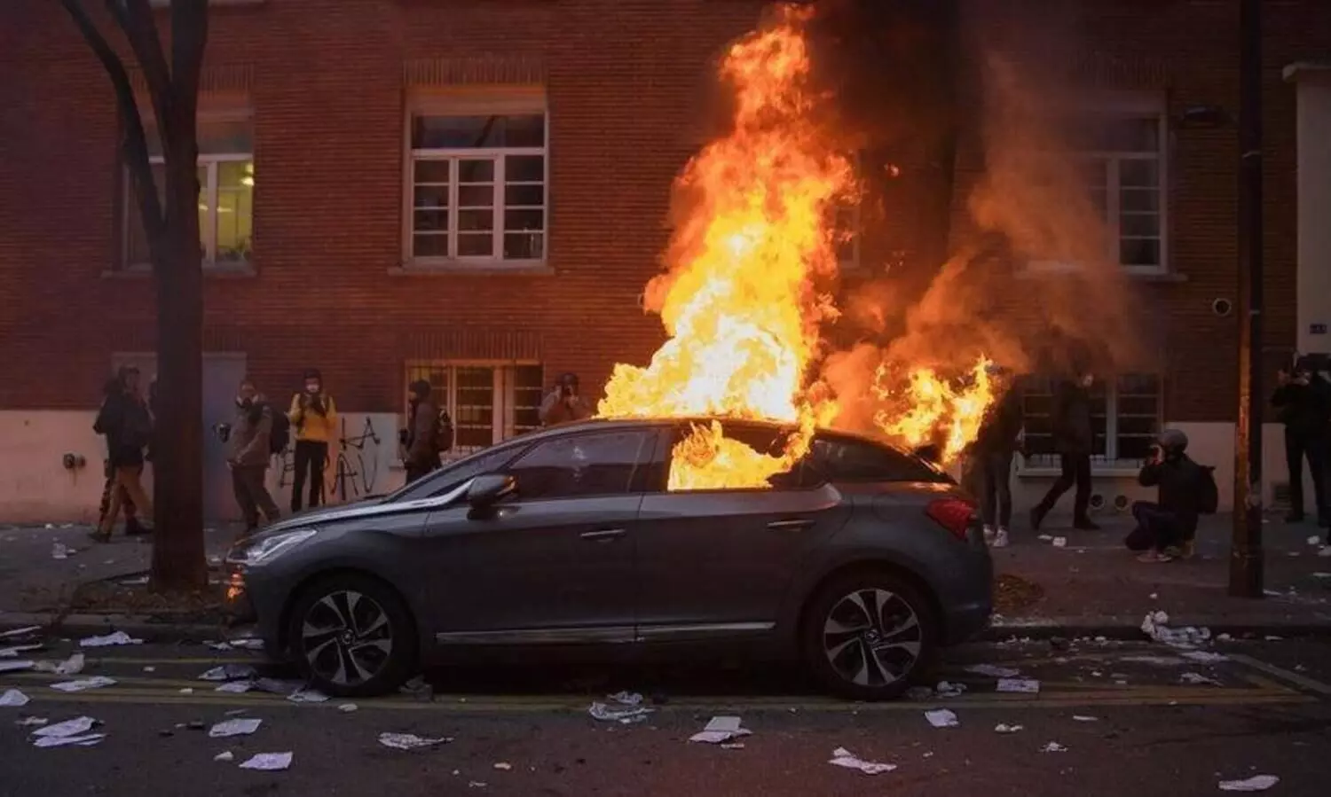 People in France burn 874 cars on New Years Eve. Heres why