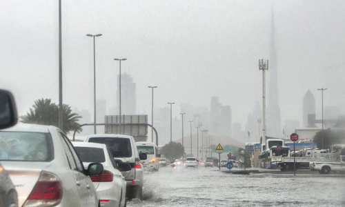 പെ​യ്​​തൊ​ഴി​യാ​തെ മ​ഴ; തു​ട​രു​മെ​ന്ന്​ അ​ധി​കൃ​ത​ർ