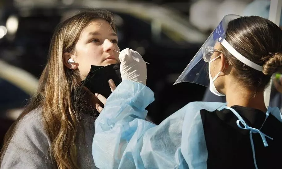 അമേരിക്കയിൽ കുതിച്ചുയർന്ന് കോവിഡ്; തിങ്കളാഴ്ച 10 ലക്ഷത്തിലധികം പേർക്ക് രോഗബാധ അമേരിക്കയിൽ കുതിച്ചുയർന്ന് കോവിഡ്; തിങ്കളാഴ്ച 10 ലക്ഷത്തിലധികം പേർക്ക് രോഗബാധ