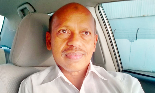 ര​ണ്ട​ര പ​തി​റ്റാ​ണ്ട് പ്ര​വാ​സം​വി​ട്ട് ഇ​സ്മാ​യി​ല്‍ നാ​ട്ടി​ലേ​ക്ക്