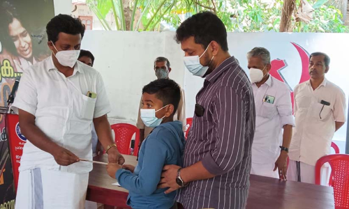 ക​ല കു​വൈ​ത്ത്​ ക്ഷേ​മ​നി​ധി ലി​ജീ​ഷി​ന്‍റെ കു​ടും​ബ​ത്തി​ന് കൈ​മാ​റി