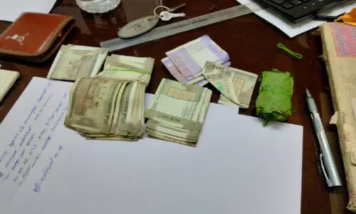 വാളയാർ ആർ.ടി.ഒ ചെക്ക്​​പോസ്​റ്റിൽ മി​ന്ന​ൽ റെ​യ്ഡ്; 67,000 രൂപ പിടികൂടി; എം.വി.ഐ ഇറങ്ങിയോടി