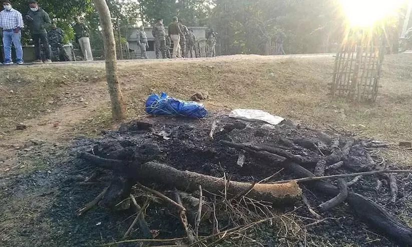 വിശുദ്ധ മരം വെട്ടിയെന്ന്​; യുവാവിനെ ജനക്കൂട്ടം തല്ലിക്കൊന്ന് കത്തിച്ചു