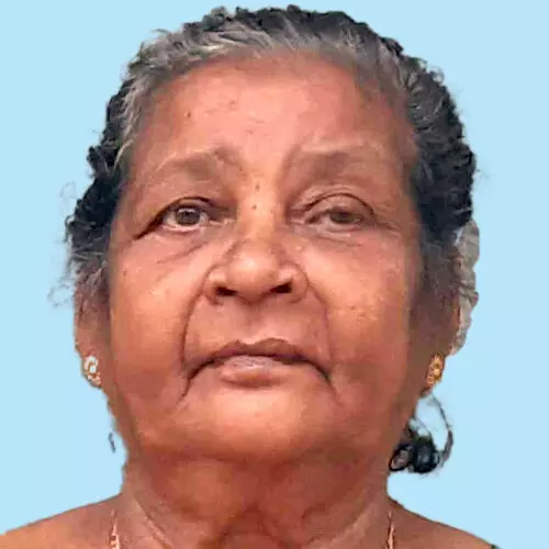 കു​ട്ടി​പ്പെ​ണ്ണ്