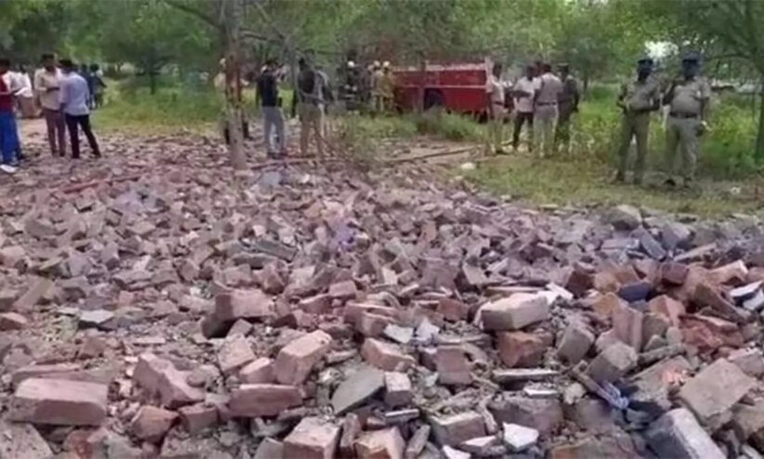 തമിഴ്നാട്ടിൽ പടക്കനിർമാണ ശാലയിൽ പൊട്ടിത്തെറി; മൂന്ന് മരണം