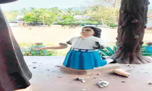 കോൺവെന്‍റ്​ സ്കൂളിൽ സാമൂഹിക വിരുദ്ധരുടെ അഴിഞ്ഞാട്ടം; പ്രതിമ തകർത്തു
