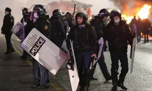 ഇന്ധനവില വർധനക്കെതിരെ പ്രതിഷേധം വ്യാപിക്കുന്നു; കസാകിസ്താനിൽ അടിയന്തരാവസ്ഥ; മന്ത്രിസഭ പിരിച്ചുവിട്ടു