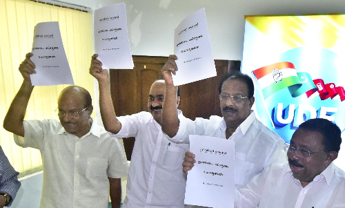 സിൽവർ ലൈനിനെതിരെ ചോദ്യങ്ങളുമായി യു.ഡി.എഫ് ലഘുലേഖ സിൽവർ ലൈനിനെതിരെ ചോദ്യങ്ങളുമായി യു.ഡി.എഫ് ലഘുലേഖ