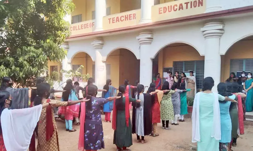 അധ്യാപക പരിശീലന കോഴ്​സ്​ നാലുവർഷമാകുമ്പോൾ