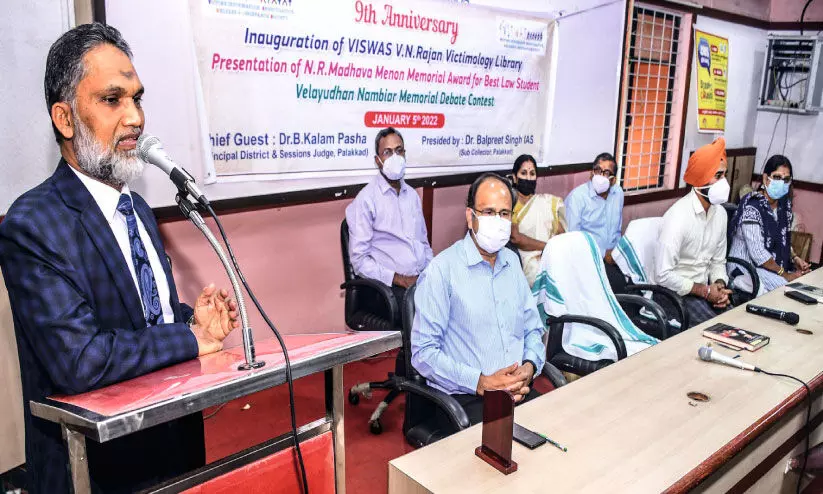 നി​യ​മ​രം​ഗ​ത്തു​ള്ള​വ​ർ വി​ന​യ​ാന്വിതരാ​കണം -ഡോ. ​ബി. ക​ലാം പാ​ഷ