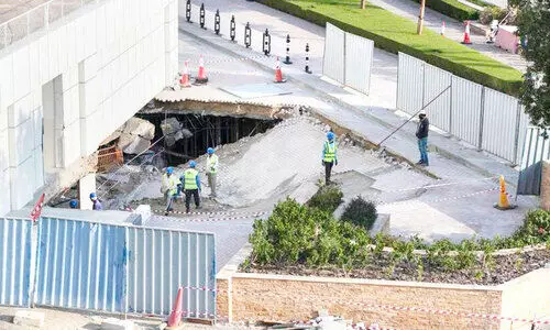 കാർ പാർക്ക്​​​ റൂഫ്​ തകർന്നു; ദുബൈ മറീനയിൽ കെട്ടിടം ഒഴിപ്പിച്ചു