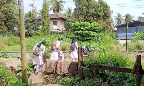 പാളം മുറിച്ചുകടക്കല്ലേ; പിടിവീഴും