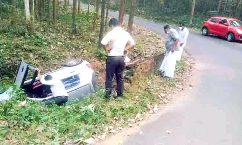 അലിമുക്ക് അച്ചന്കോവില് പാതയില് തുടര്ക്കഥയായി വാഹനാപകടങ്ങള് അലിമുക്ക് അച്ചന്കോവില് പാതയില് തുടര്ക്കഥയായി വാഹനാപകടങ്ങള്