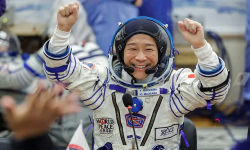 ബഹിരാകാശ യാത്രയൊക്കെ എന്ത്... റോളർകോസ്റ്റർ റൈഡാണ് അതിലേറെ ഭയാനകം.. ! തിരിച്ചെത്തിയ ജാപ്പനീസ് ബില്യണയർ