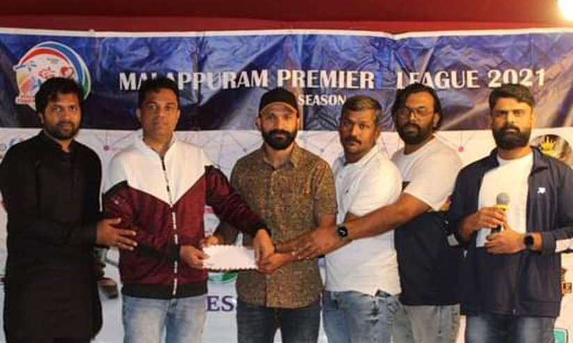 മലപ്പുറം പ്രീമിയർ ലീഗ് സീസൺ-3 വിജയികളെ ആദരിച്ചു മലപ്പുറം പ്രീമിയർ ലീഗ് സീസൺ-3 വിജയികളെ ആദരിച്ചു