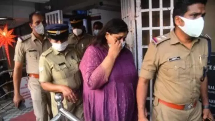 നവജാത ശിശുവിനെ തട്ടിക്കൊണ്ടുപോയ സംഭവം: സുരക്ഷ ജീവനക്കാരിക്ക് സസ്പെൻഷൻ നവജാത ശിശുവിനെ തട്ടിക്കൊണ്ടുപോയ സംഭവം: സുരക്ഷ ജീവനക്കാരിക്ക് സസ്പെൻഷൻ