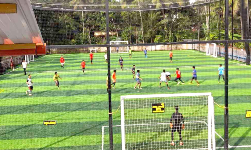 ഗ്രാമീണ കളിസ്ഥലങ്ങൾ ഇല്ലാതാകുന്നു; ഇനി ന്യൂജൻ ടർഫുകൾ ഗ്രാമീണ കളിസ്ഥലങ്ങൾ ഇല്ലാതാകുന്നു; ഇനി ന്യൂജൻ ടർഫുകൾ