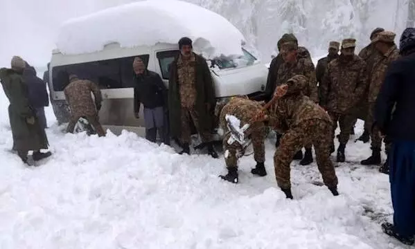പാകിസ്താനിൽ മഞ്ഞുവീഴ്ച: 22 മരണം പാകിസ്താനിൽ മഞ്ഞുവീഴ്ച: 22 മരണം
