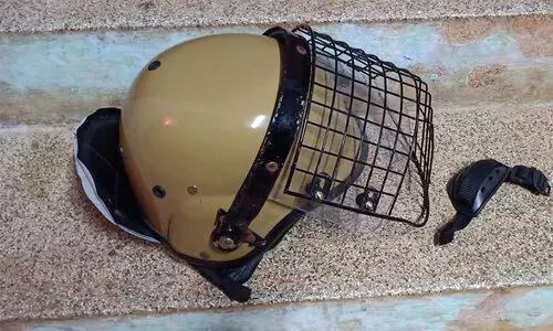 ഡിപ്പാർട്​മെന്‍റ്​ ഹെൽമറ്റ്​ ലൊടുക്കയെന്ന്​; പൊലീസുകാര​ന്‍റെ ഫേസ്ബുക്ക്​ പോസ്റ്റ്​ ചർച്ചയാകുന്നു