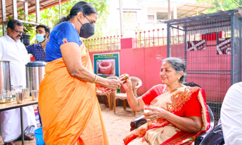 ഇവർ ഇനി അപേക്ഷകരല്ല, അതിഥികളാണ്​;   ചൂടു ചായയും പലഹാരവും കഴിക്കാം...