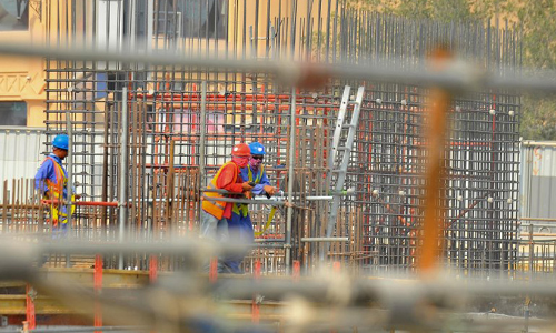 തൊ​ഴി​ലാ​ളി​ക​ളു​ടെ ആ​രോ​ഗ്യ സം​ര​ക്ഷ​ണം നി​രീ​ക്ഷി​ക്കാ​ൻ മ​ന്ത്രാ​ല​യം