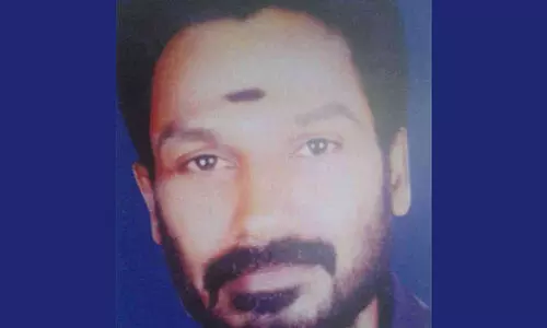 ലോറിക്കു പിന്നിൽ സ്കൂട്ടർ ഇടിച്ച് ഗായകൻ മരിച്ചു