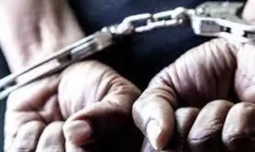 സ്കൂൾ വിദ്യാർഥികൾക്ക് മർദനം: രണ്ടുപേർ അറസ്റ്റിൽ