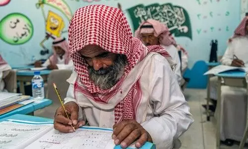 സൗ​ദി സ​മ്പൂ​ർ​ണ സാ​ക്ഷ​ര​ത പ്ര​ഖ്യാ​പ​ന​ത്തി​ന​രി​കെ
