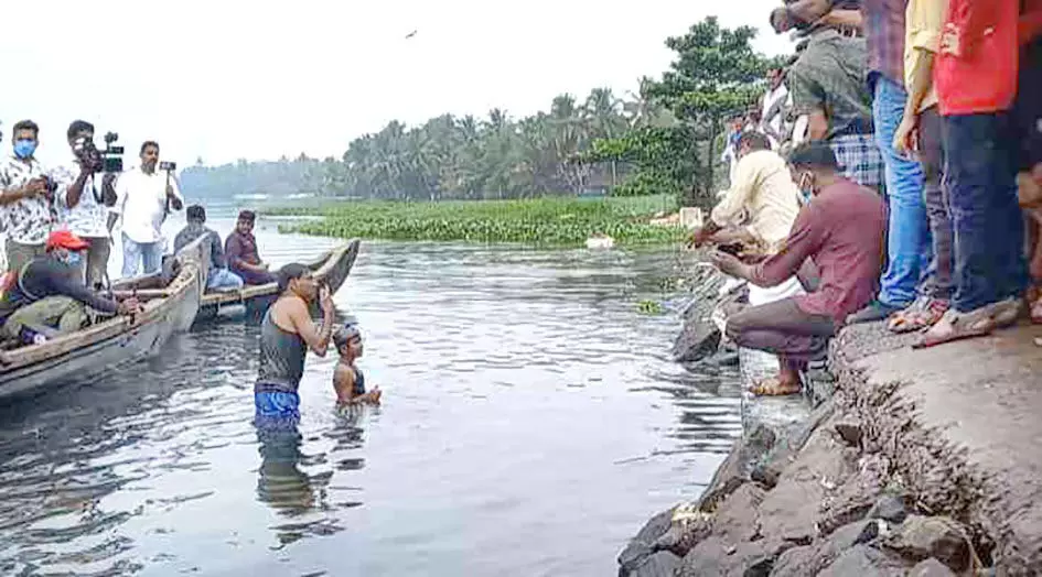 Vembanad Lake swam Seven-year-old girl Vembanad Lake swam Seven-year-old girl