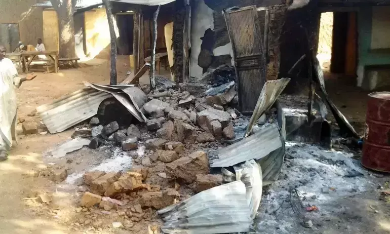 വടക്കുപടിഞ്ഞാറൻ നൈജീരിയയിൽ സായുധാക്രമണം; 200 മരണം വടക്കുപടിഞ്ഞാറൻ നൈജീരിയയിൽ സായുധാക്രമണം; 200 മരണം