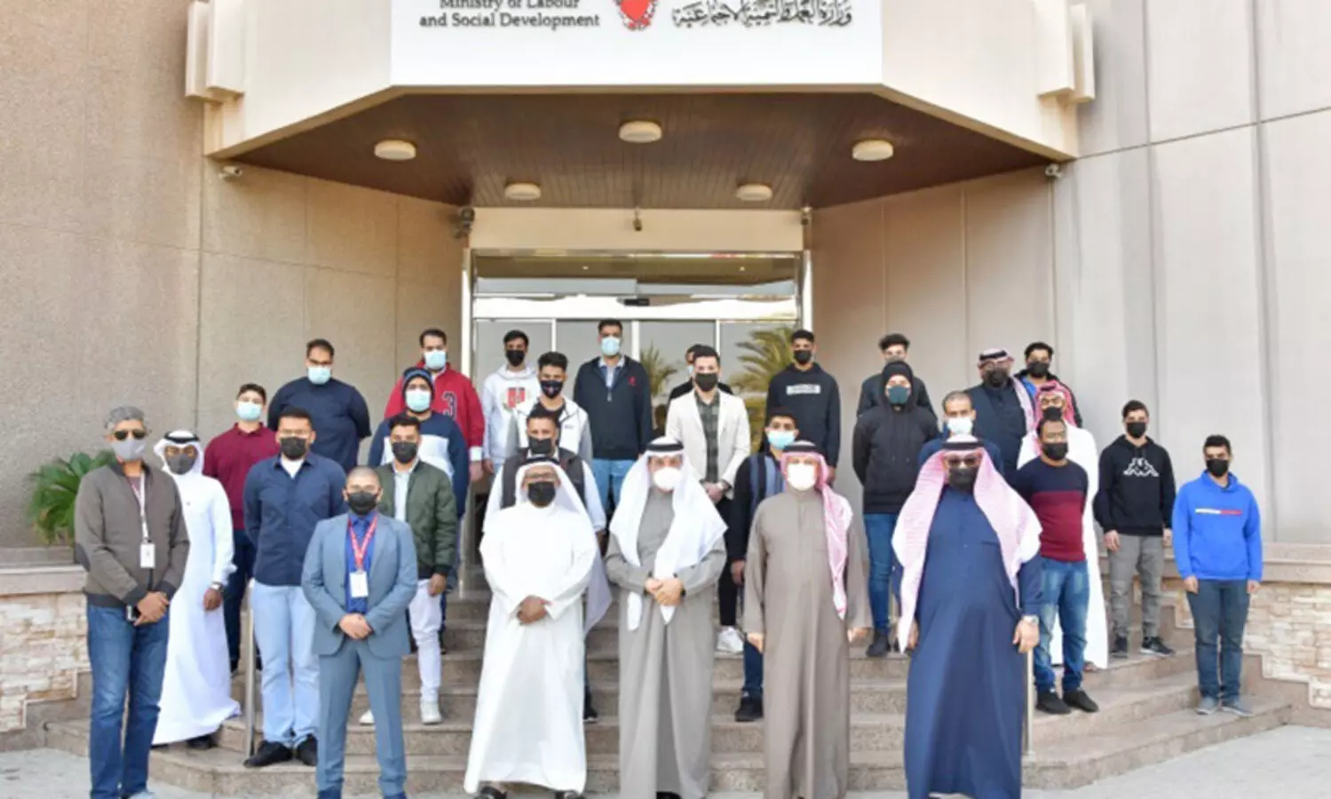 തൊ​ഴി​ൽ ക​രാ​റു​ക​ൾ ഒ​പ്പു​വെ​ച്ചു