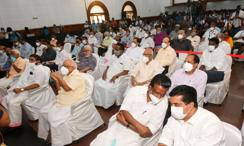 ജ​നാ​ധി​പ​ത്യ​ത്തി​ൽ പൗ​ര​പ്ര​മു​ഖ​ർ​ക്കെ​ന്ത്​ കാ​ര്യം?