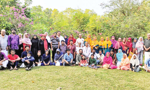 കരുതലായി ചേർത്തുപിടിച്ച് സ്നേഹയാത്ര