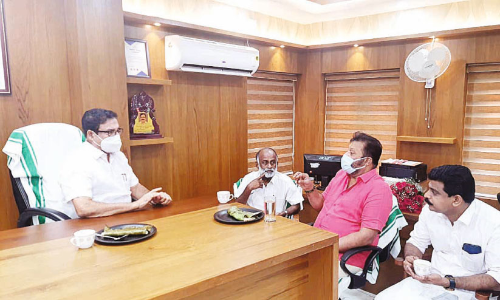 തൃ​ശൂ​രി​നെ ഹൈ​ടെ​ക് സി​റ്റി​യാ​ക്കാ​ൻ കേ​ന്ദ്ര  സ​ഹാ​യം ല​ഭ്യ​മാ​ക്കും -സു​രേ​ഷ് ഗോ​പി എം.​പി