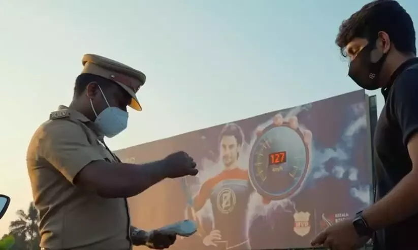 ഇവിടെ ഒരു മിന്നൽ മുരളി മതി; അമിത വേഗത പിടികൂടാൻ എം.വി.ഡിക്കൊപ്പം മിന്നൽ മുരളിയും