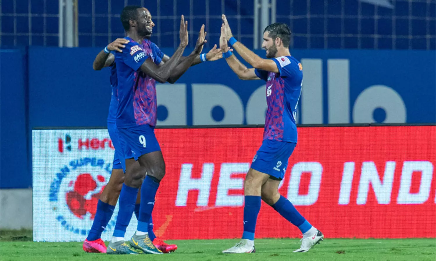 മുംബൈക്ക്​ വീണ്ടും തോൽവി; ബം​ഗ​ളൂ​രു ജ​യം എ​തി​രി​ല്ലാ​ത്ത മൂ​ന്നു ഗോ​ളി​ന്​