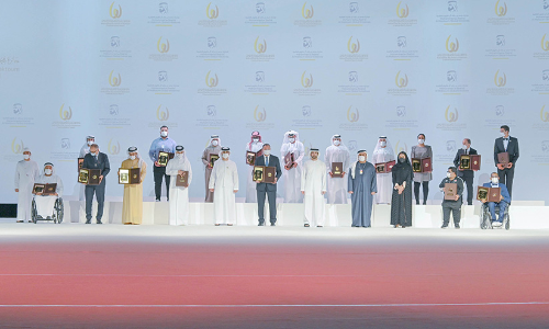 എം.ബി.ആർ സ്​പോർട്​സ്​ അവാർഡ്: ജേതാക്കൾ പുരസ്കാരം ഏറ്റുവാങ്ങി