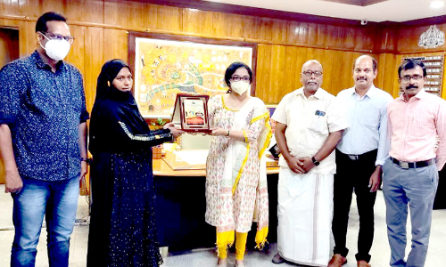 പി.​ജെ.​എ​സ്​ ഭാ​ര​വാ​ഹി​ക​ൾ ജി​ല്ല ക​ല​ക്ട​റെ സ​ന്ദ​ർ​ശി​ച്ചു