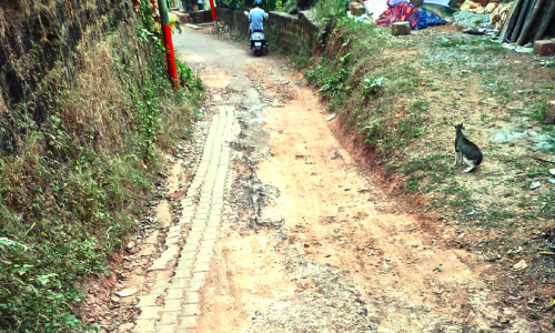 മാഹിയിൽ റോഡുകൾ നരക പാതകൾ