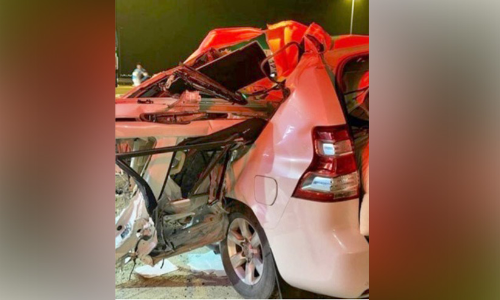 ര​ണ്ട്​ വാ​ഹ​നാ​പ​ക​ട​ത്തി​ൽ നാ​ലു​ മ​ര​ണം