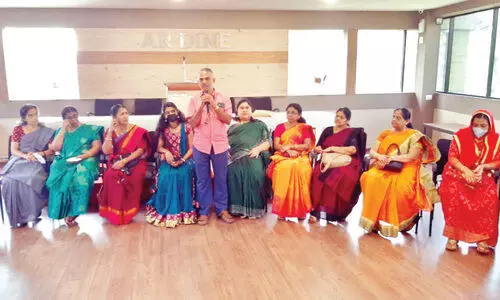 അ​വ​ർ ഒ​ത്തു​ചേ​ർ​ന്നു; 35 വ​ർ​ഷ​ത്തി​നു​ശേ​ഷം